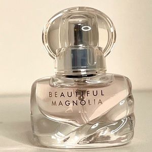Este Lauder Magnolia  💞5/$25 💞 15/$50